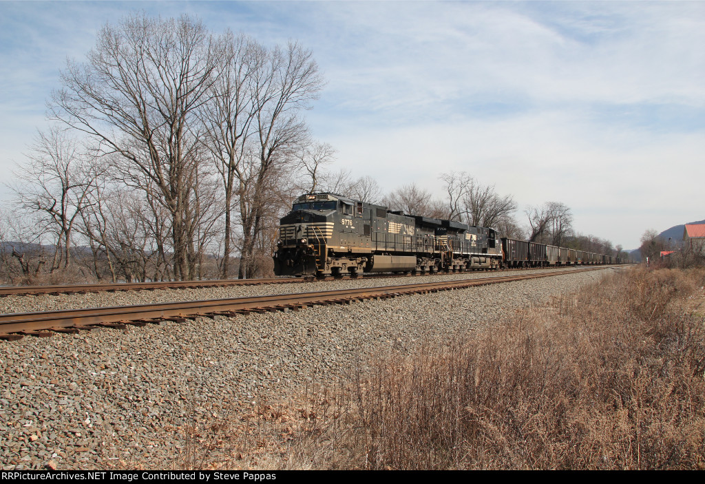 NS 9776 takes train 591 West